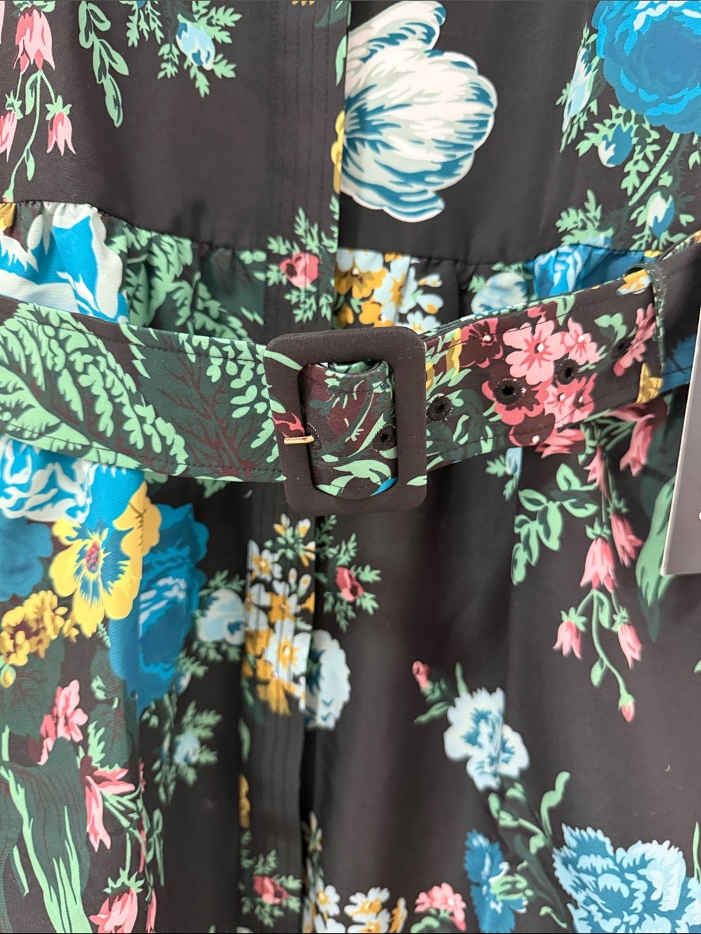 Tuckernuck - Black & Multicolor Floral Button Front Belted Short Sleeve Dress - Picture 9 of 9